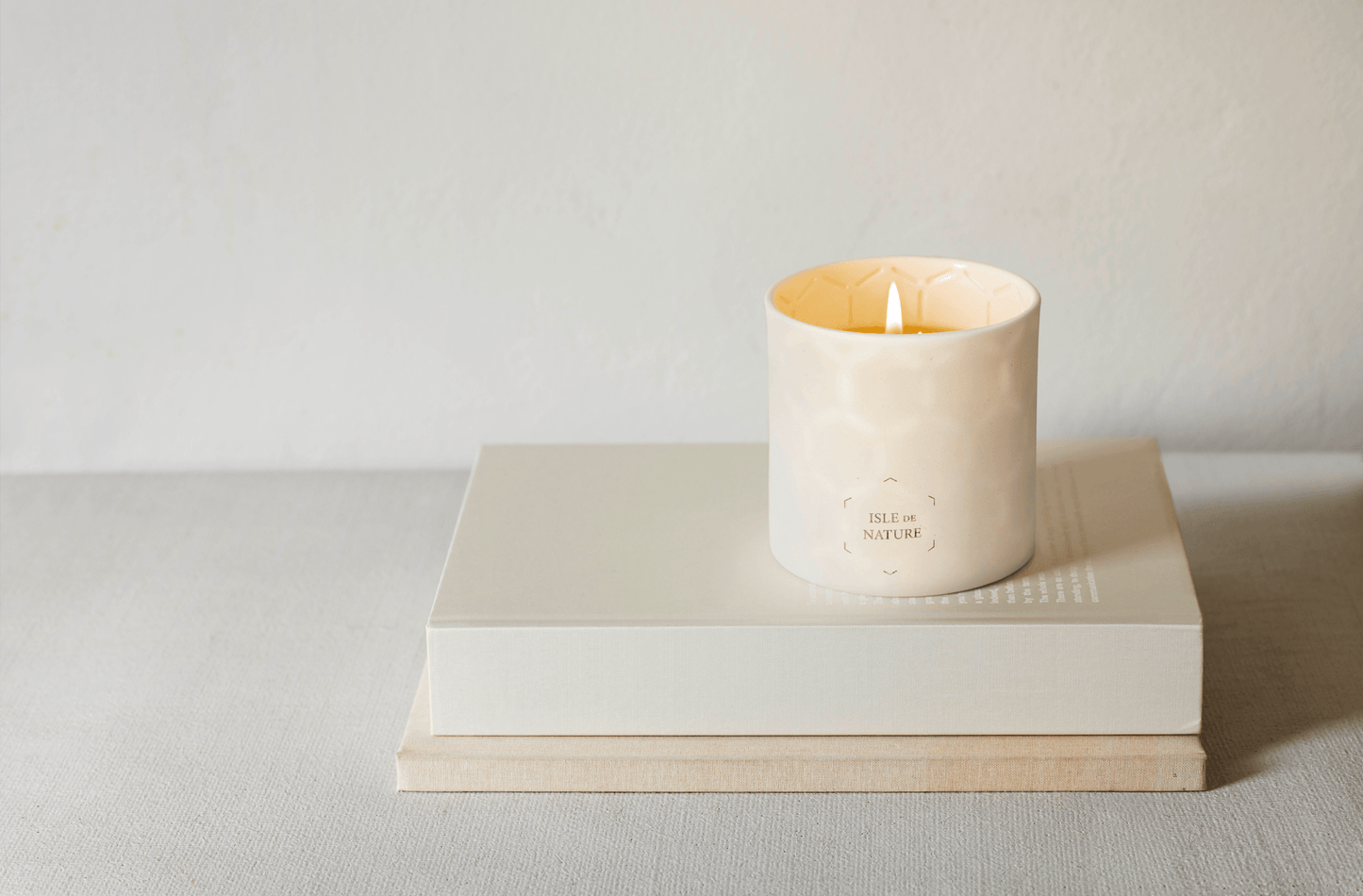 Pagua Bay Fragrance Luxury Beeswax Candle - RN Shop860003224113860003224113860003224113860003224113860003224113Pagua Bay Fragrance Luxury Beeswax CandleCandleIsle de NatureRN ShopOGPBC001